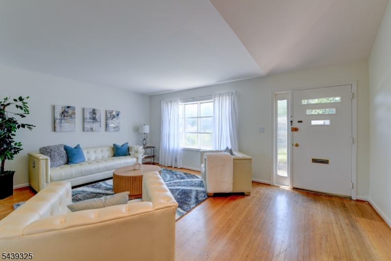 15 Winding Way