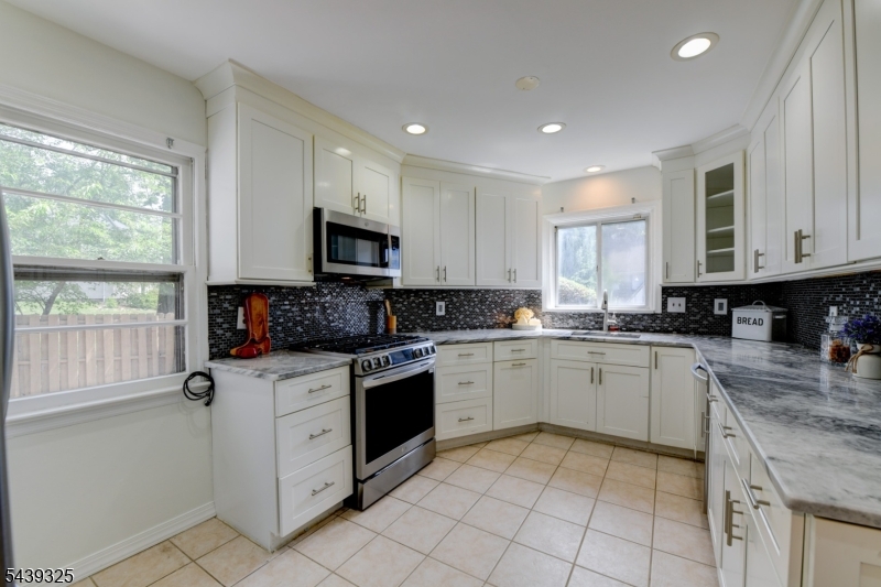 15 Winding Way
