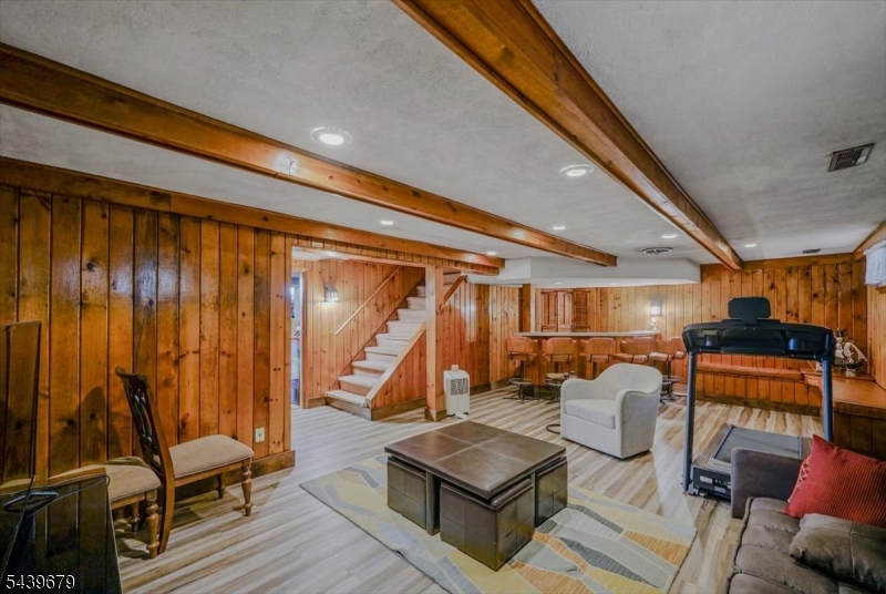 85 Stewart Ave