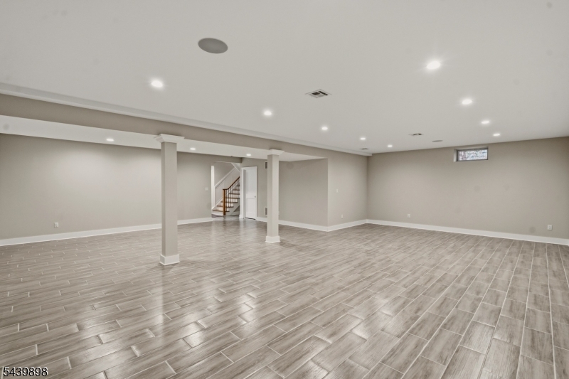 258 Hyslip Ave
