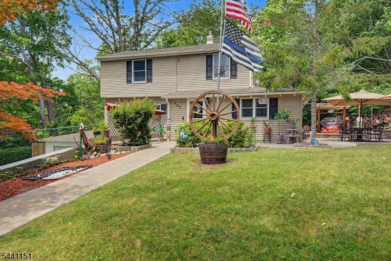 102 E. Belleview Avenue