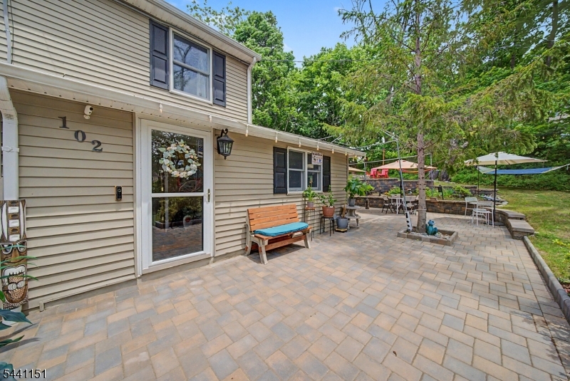 102 E. Belleview Avenue