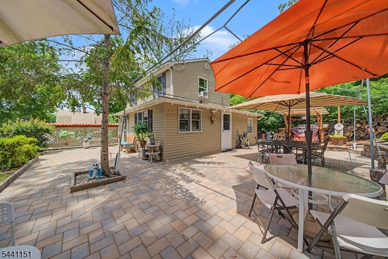 102 E. Belleview Avenue