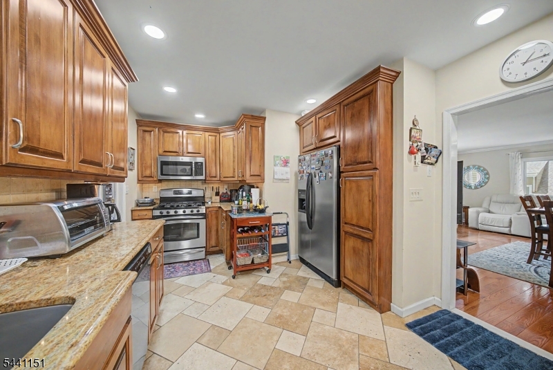 102 E. Belleview Avenue