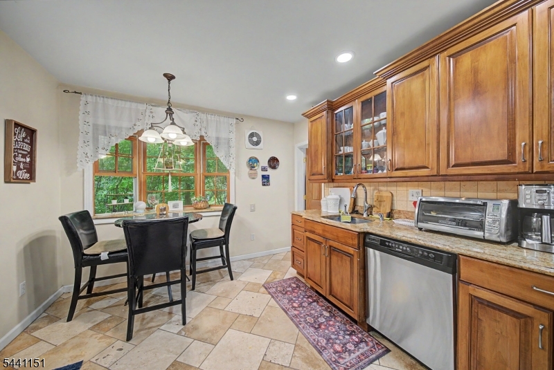 102 E. Belleview Avenue