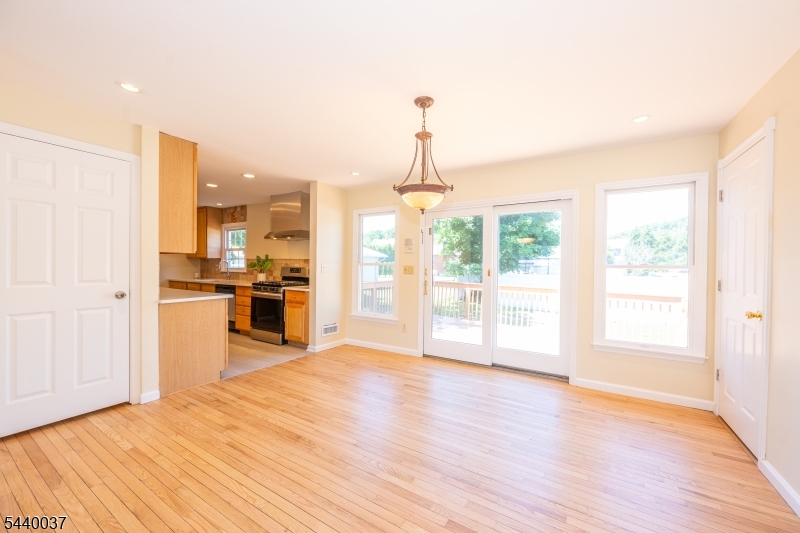 4 Van Duyne Ave
