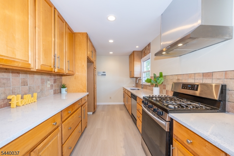 4 Van Duyne Ave