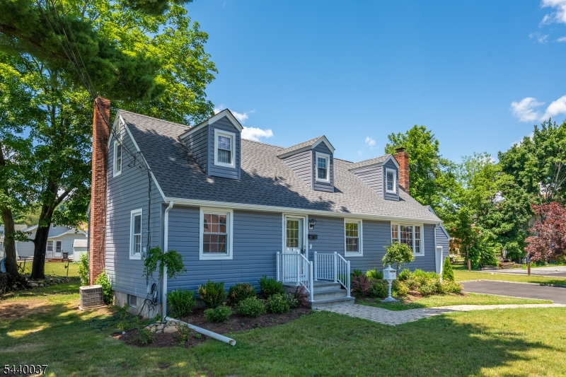 4 Van Duyne Ave