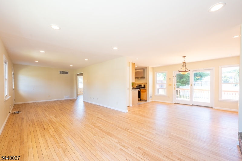 4 Van Duyne Ave