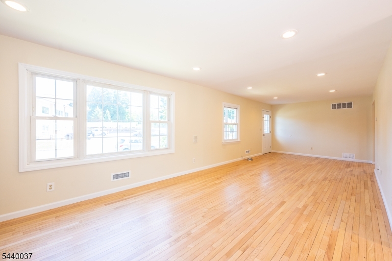 4 Van Duyne Ave