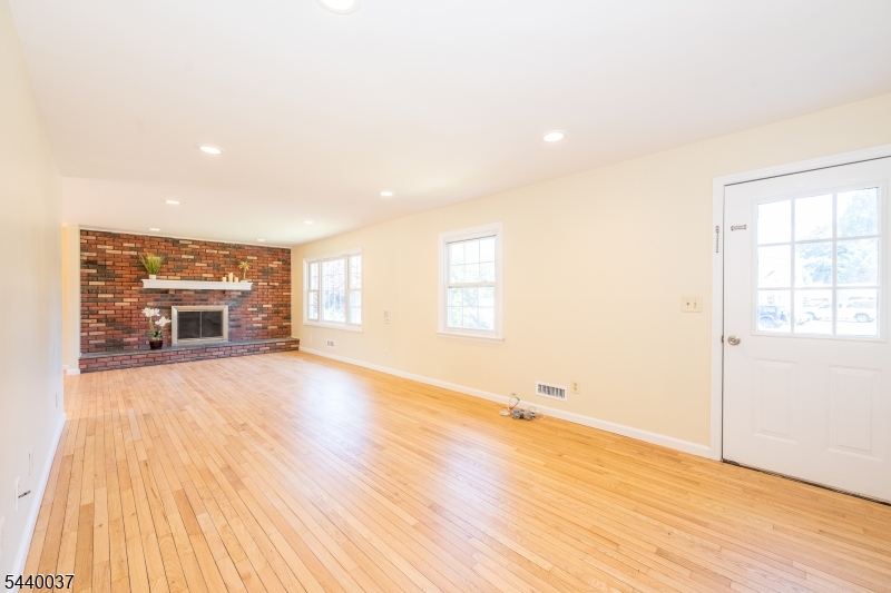 4 Van Duyne Ave