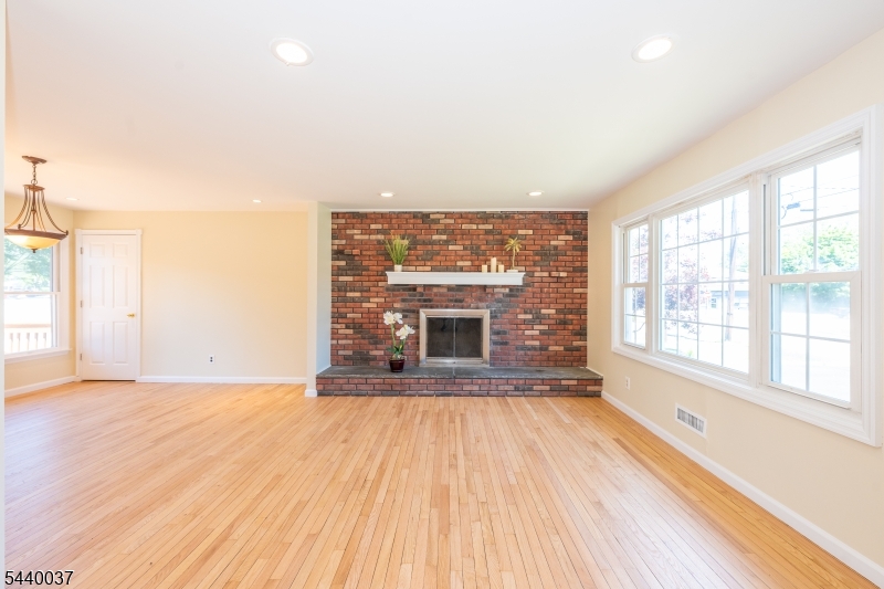 4 Van Duyne Ave