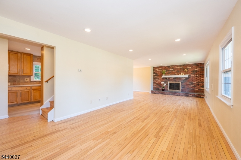 4 Van Duyne Ave