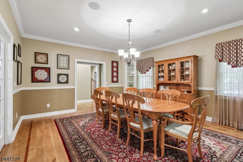 4 Holmehill Ln