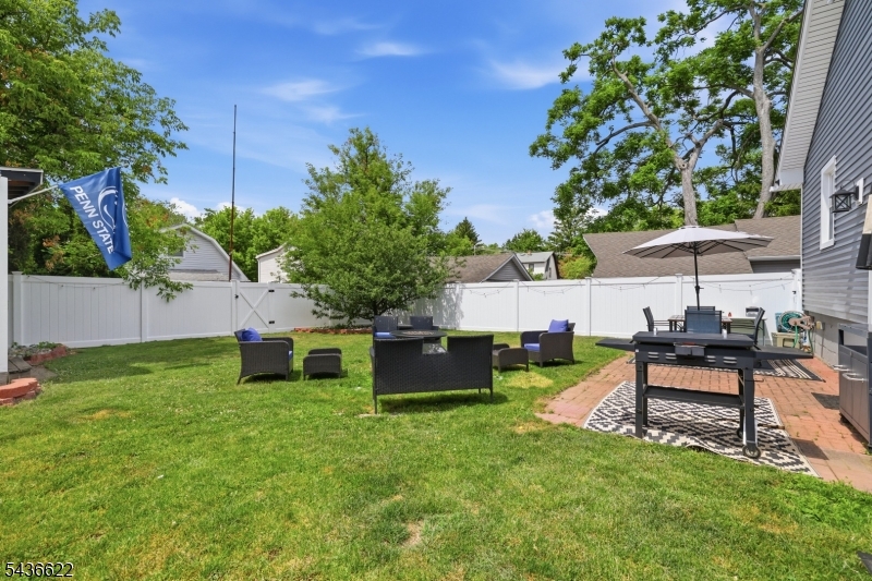 5 Fern Ln