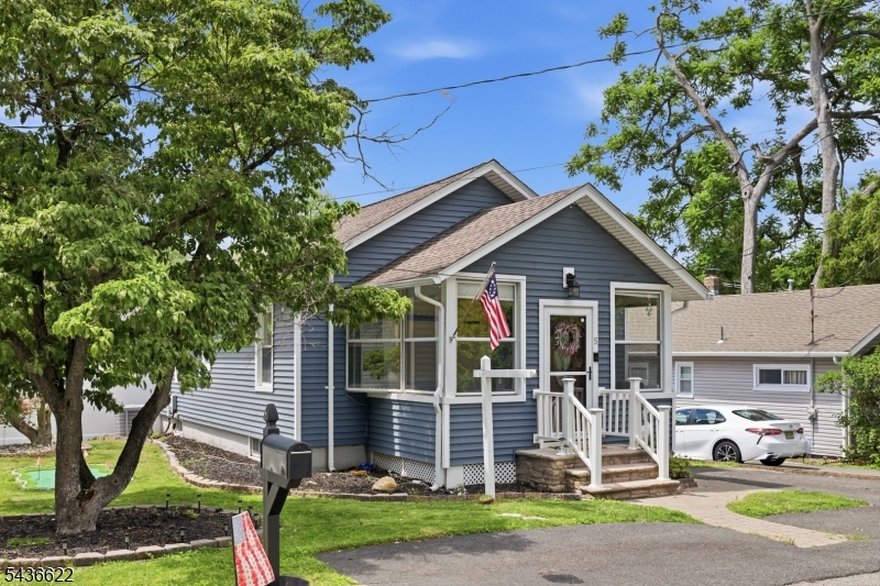 5 Fern Ln