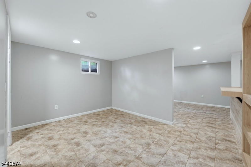 344 Mountain Ave