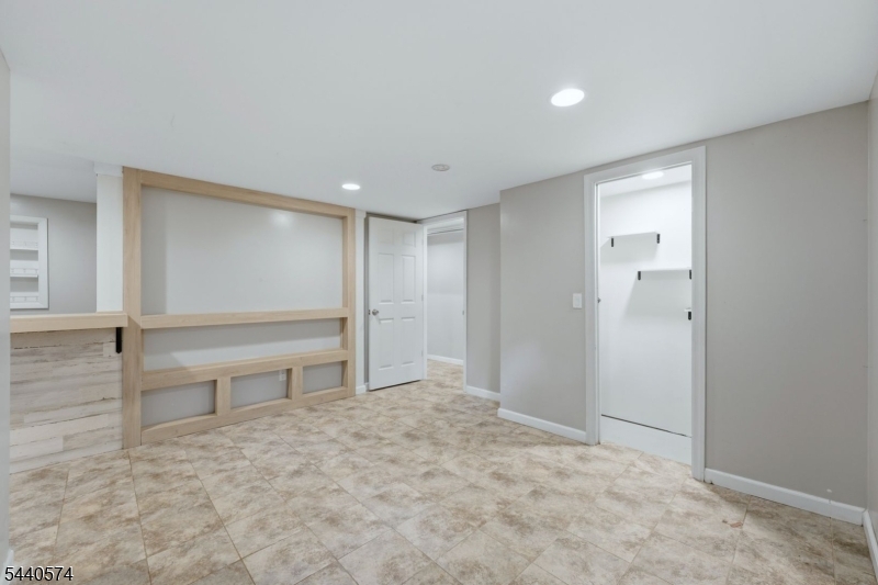 344 Mountain Ave