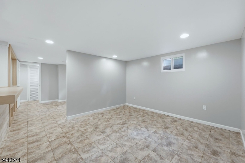 344 Mountain Ave