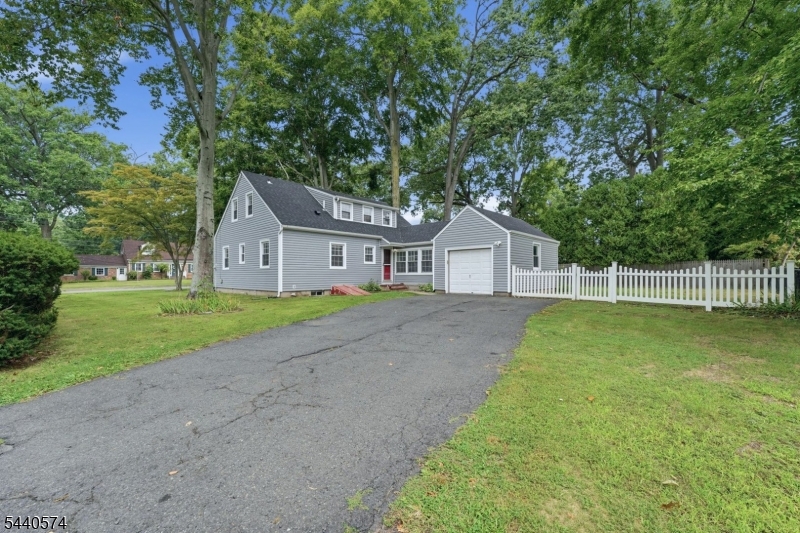 344 Mountain Ave
