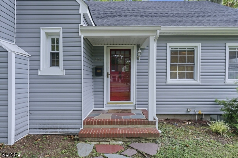 344 Mountain Ave
