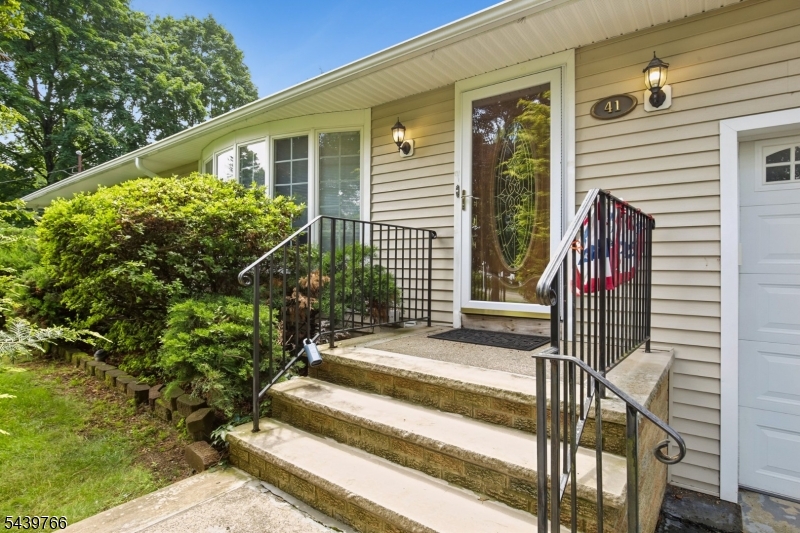 41 Carey Rd