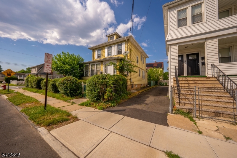 714 Chandler Ave