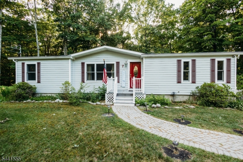 7 New Myrtle Dr