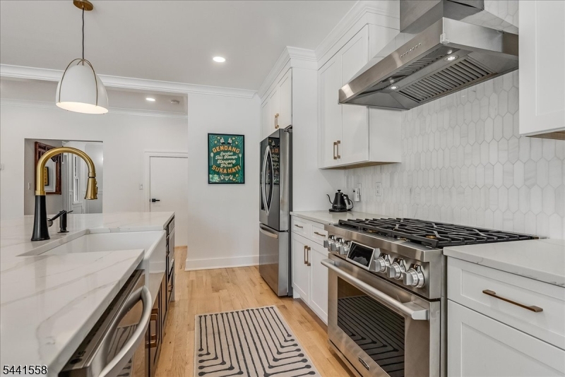 27 Montclair Ave