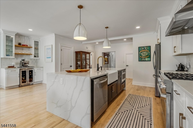 27 Montclair Ave