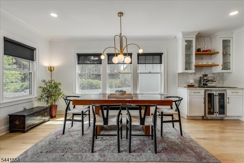 27 Montclair Ave