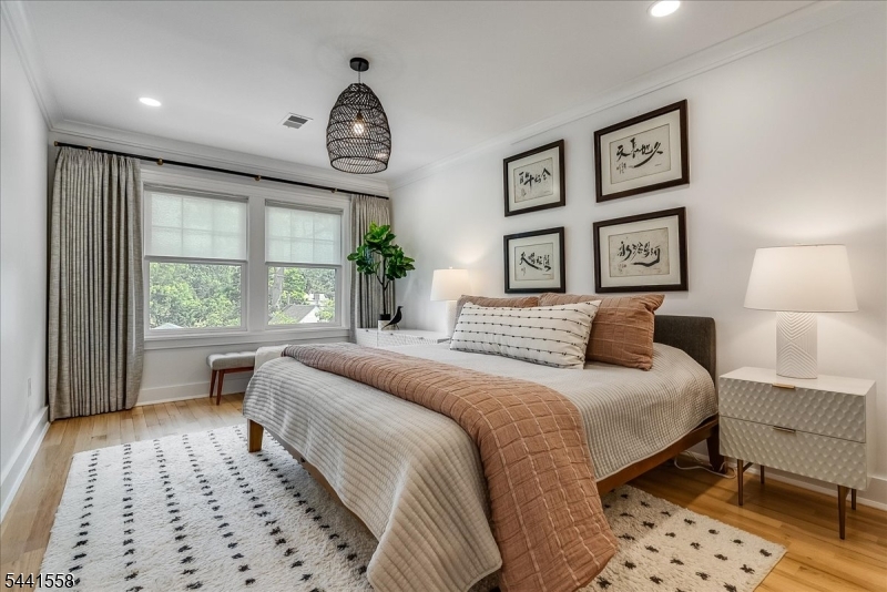 27 Montclair Ave