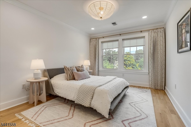27 Montclair Ave