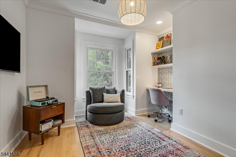 27 Montclair Ave