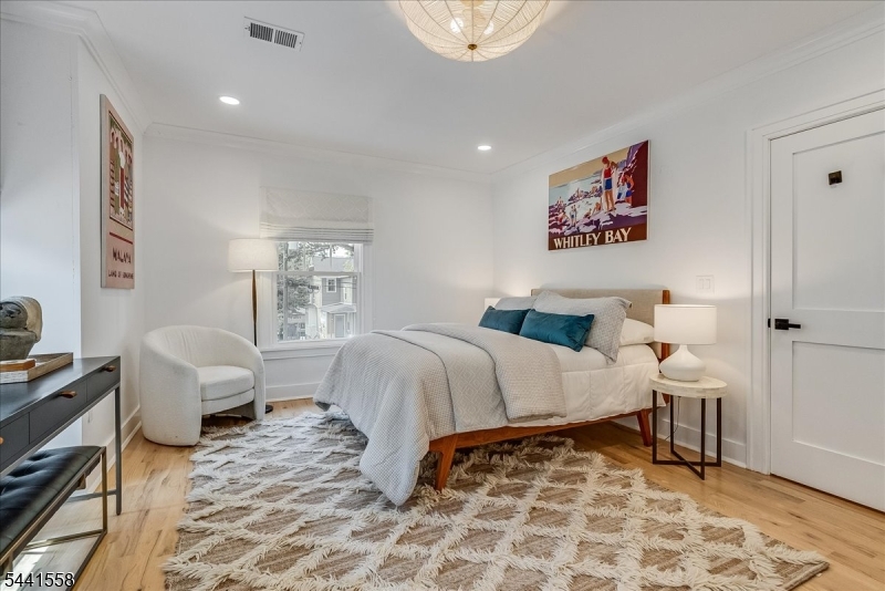 27 Montclair Ave