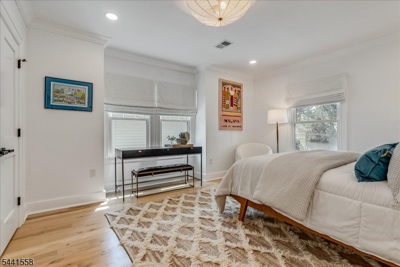 27 Montclair Ave