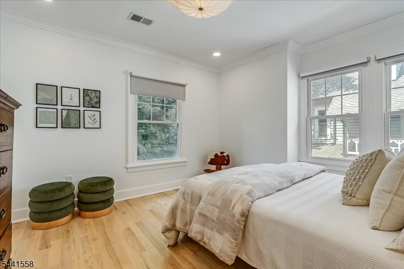 27 Montclair Ave
