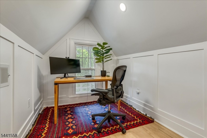 27 Montclair Ave
