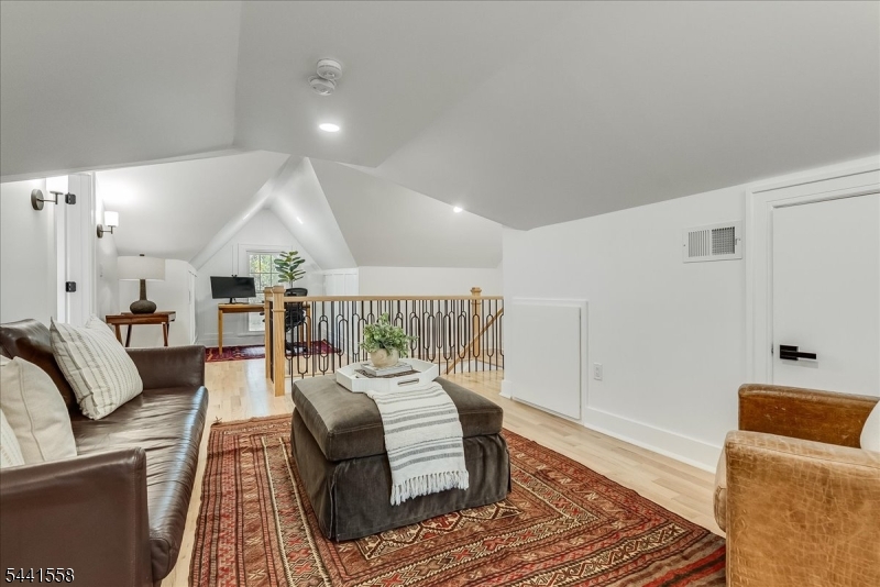 27 Montclair Ave
