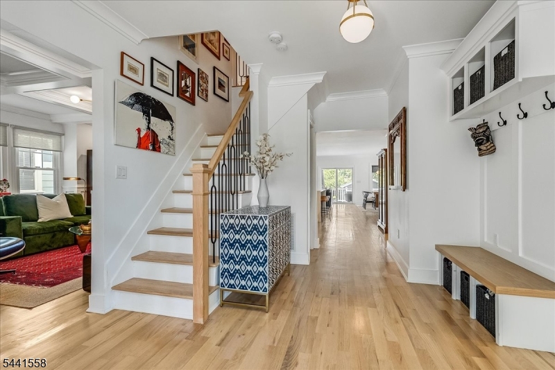 27 Montclair Ave