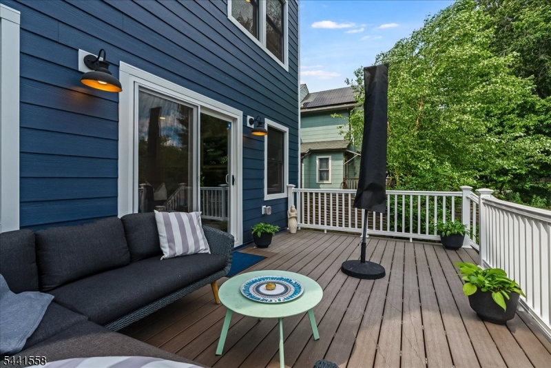 27 Montclair Ave