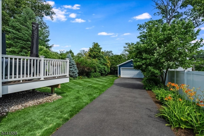 27 Montclair Ave