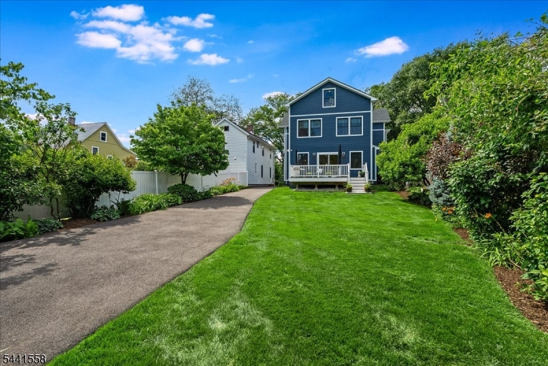 27 Montclair Ave