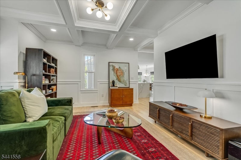 27 Montclair Ave