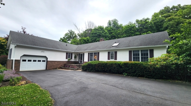40 Dyer Rd