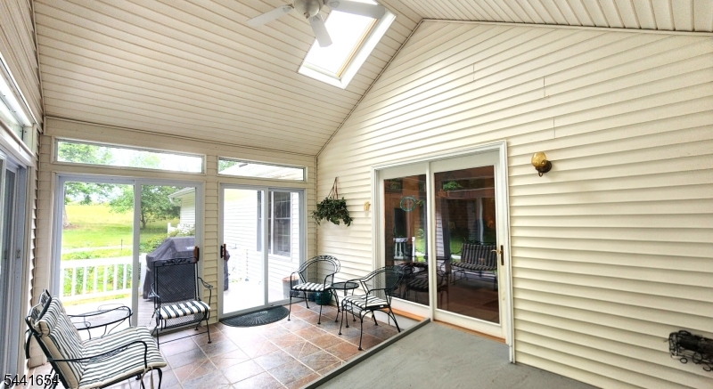 40 Dyer Rd