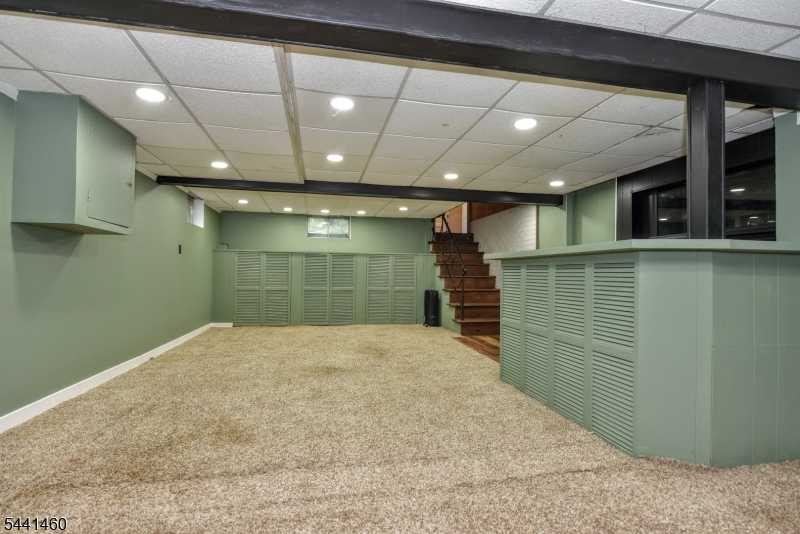 11 Mountain Ridge Dr