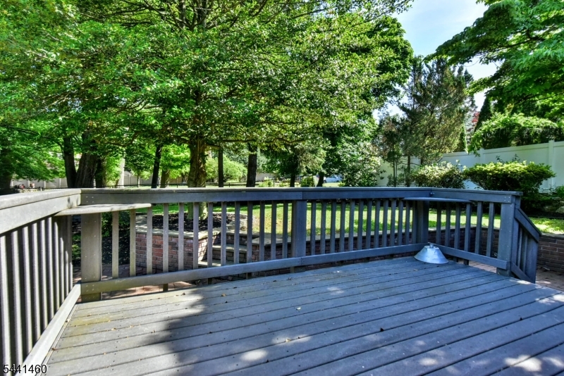 11 Mountain Ridge Dr