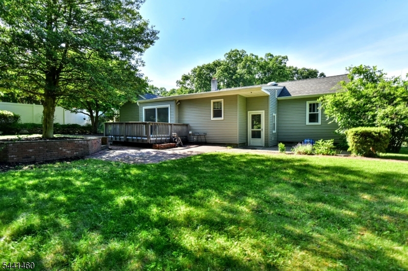 11 Mountain Ridge Dr