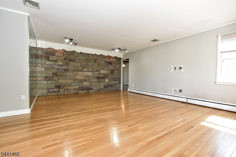 11 Mountain Ridge Dr